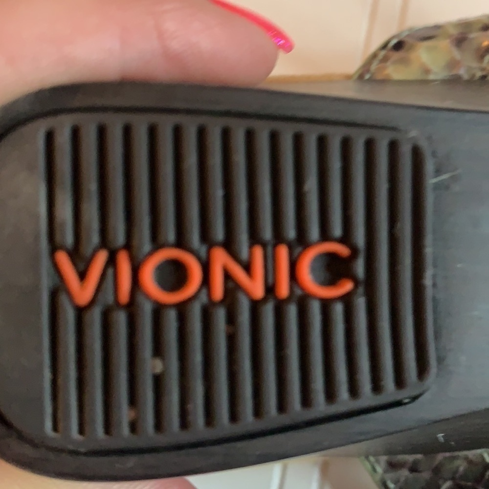 Vionic Light Green Croc Pattern Wedge Sandal - 6.… - image 6